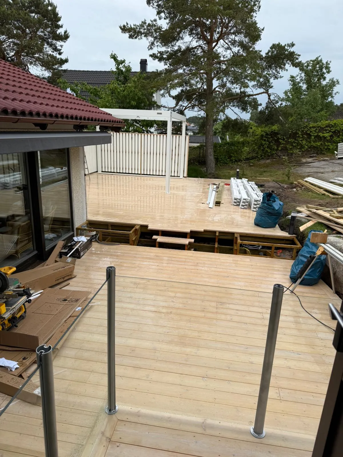 Färdigställd villarenovering i Härryda kommun med nya golv och väggar