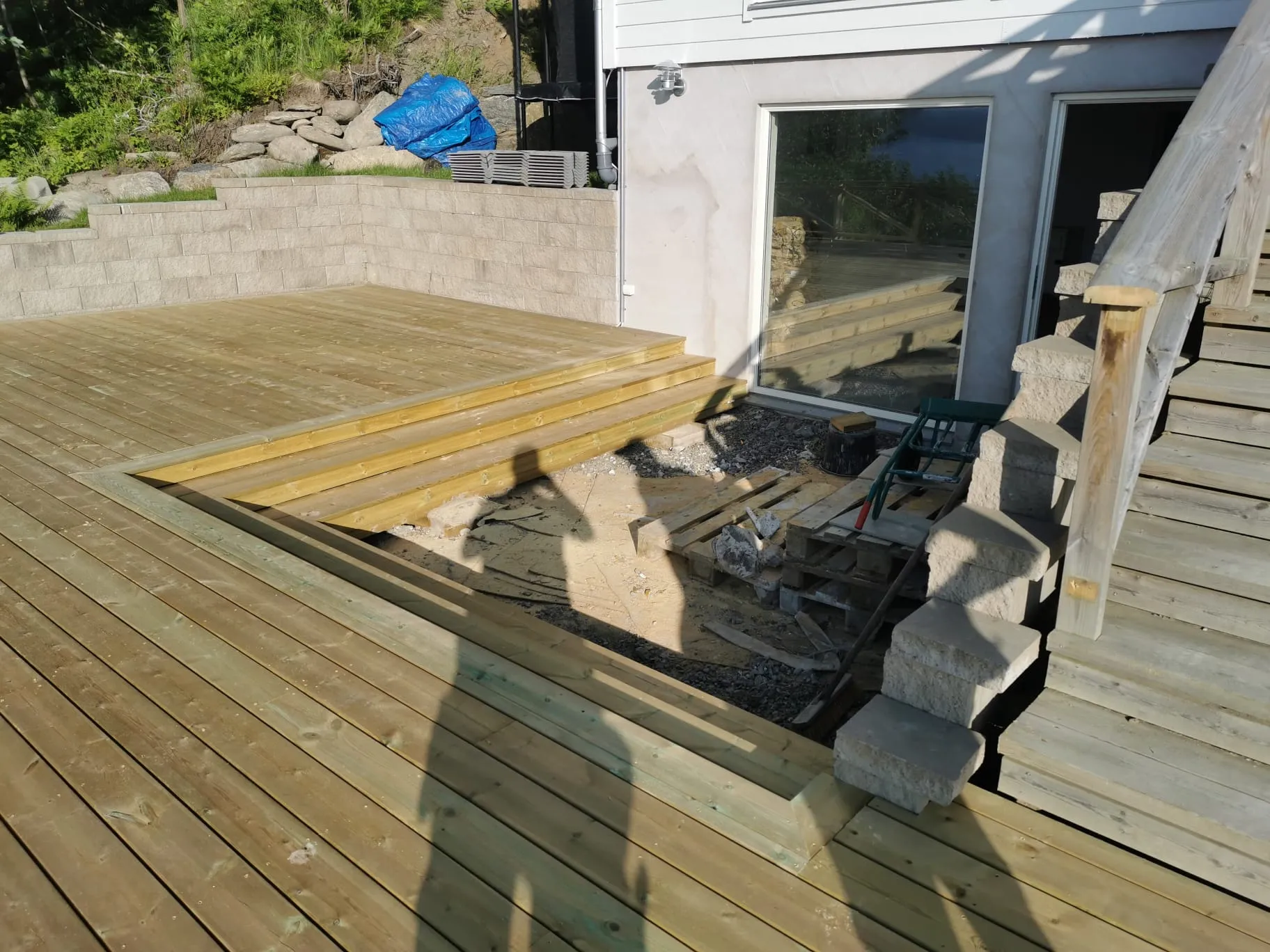 Badrumsrenovering i villa i Mölnlycke med nya tätskikt och modern plattsättning